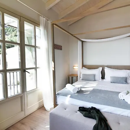 Sleeps 8 With Pool And Air Con Villa Barbati