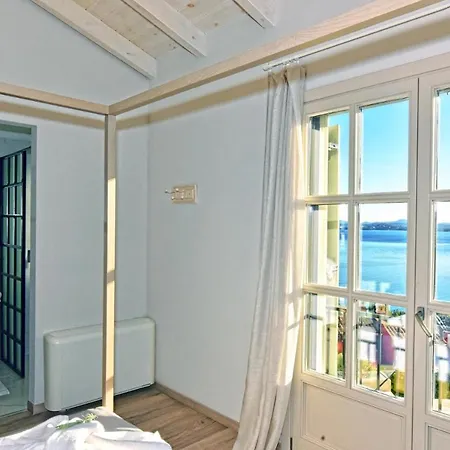 Sleeps 8 With Pool And Air Con Villa Barbati