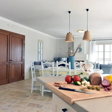 Sleeps 8 With Pool And Air Con Villa Barbati