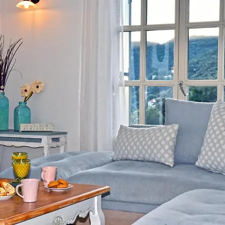 Sleeps 8 With Pool And Air Con Villa Barbati