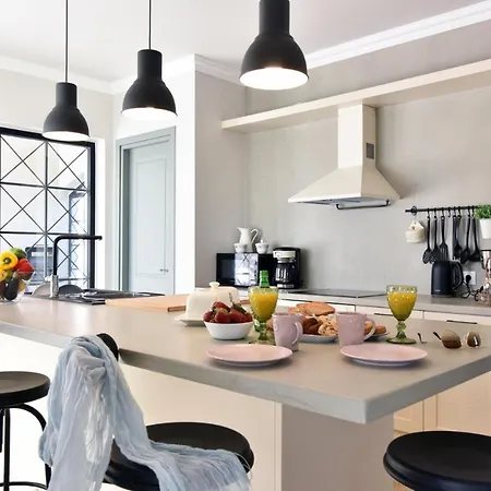 Sleeps 8 With Pool And Air Con Villa *