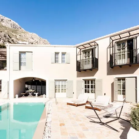 Sleeps 8 With Pool And Air Con Villa *